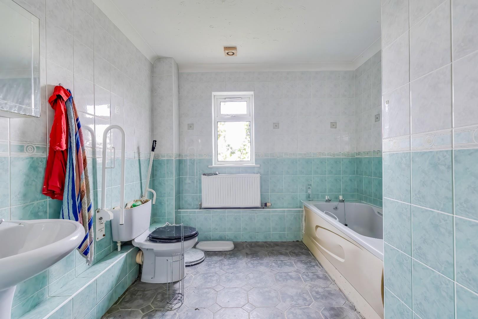 Ty Wyth Newydd Tredodridge, Cowbridge CF71 7UL